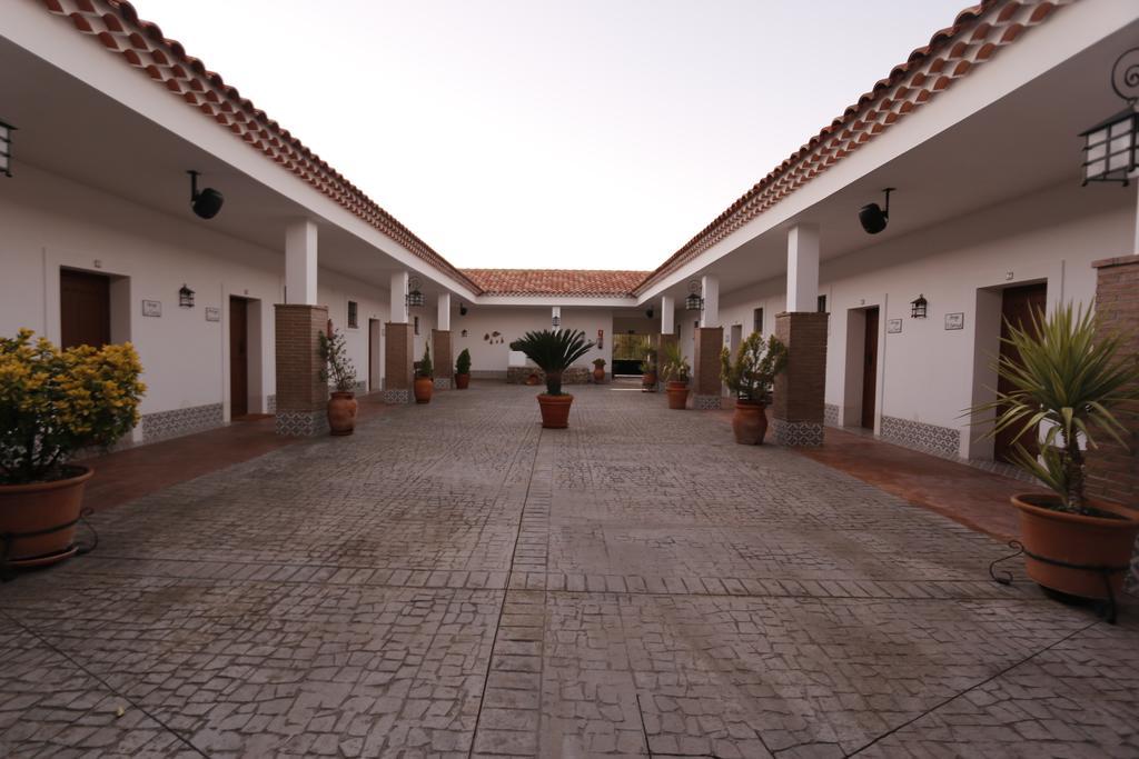 Hotel Rural Arroyo La Plata By Bossh Hotels Jerez De Los Caballeros Exteriör bild