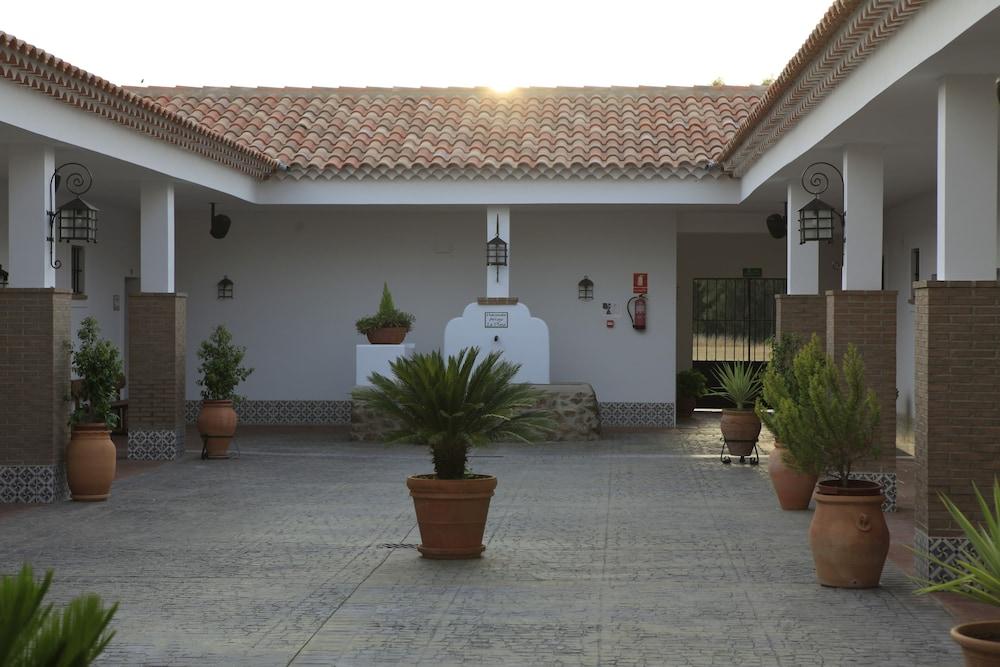 Hotel Rural Arroyo La Plata By Bossh Hotels Jerez De Los Caballeros Exteriör bild