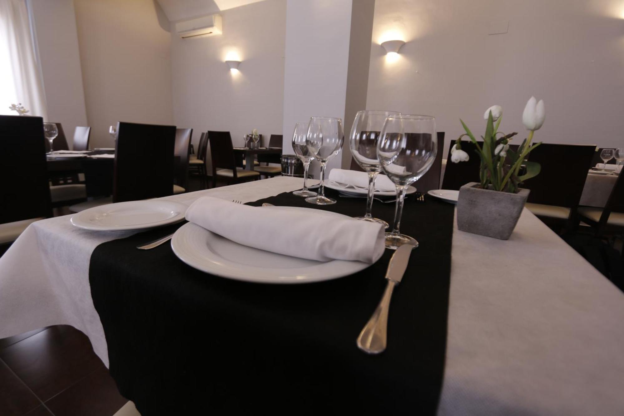Hotel Rural Arroyo La Plata By Bossh Hotels Jerez De Los Caballeros Exteriör bild