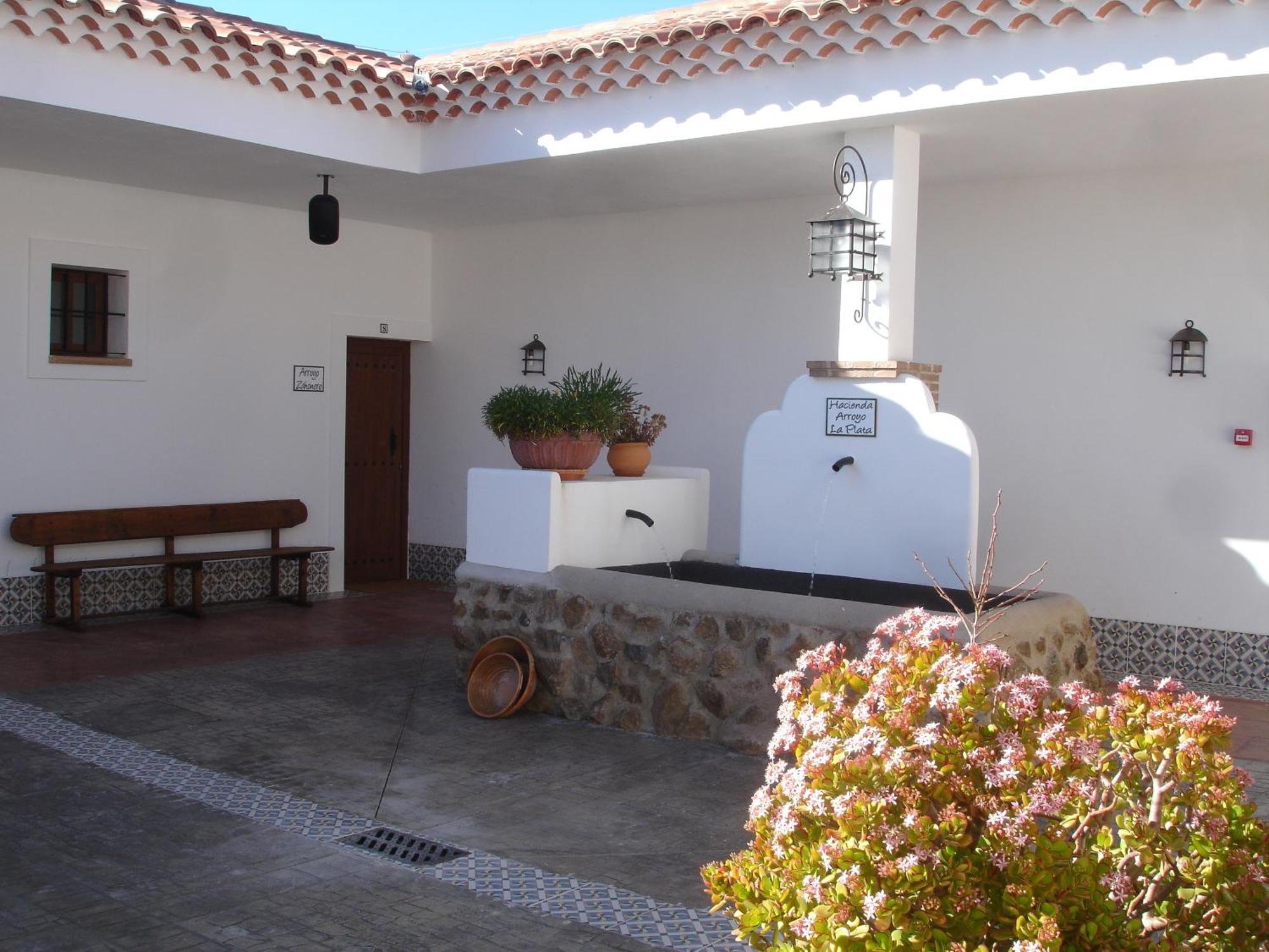 Hotel Rural Arroyo La Plata By Bossh Hotels Jerez De Los Caballeros Exteriör bild